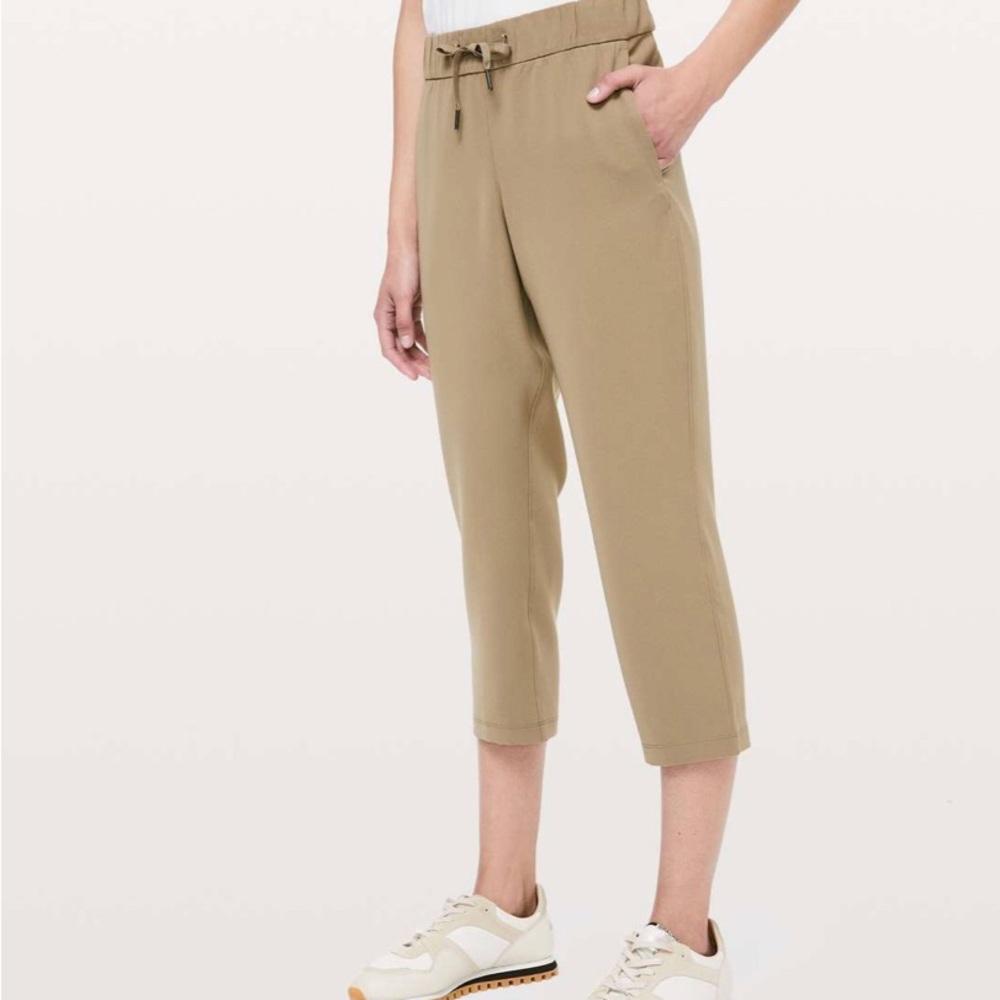 Lululemon On The Fly Crop *23 Size 2